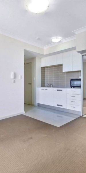 Modern Studio in Prime Location!! - Photo 1