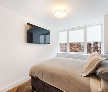 A beautifully appointed two bedroom apartment with a private terrac... - Photo 5