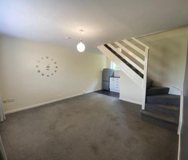 1 bedroom Flat To Let - Photo 2
