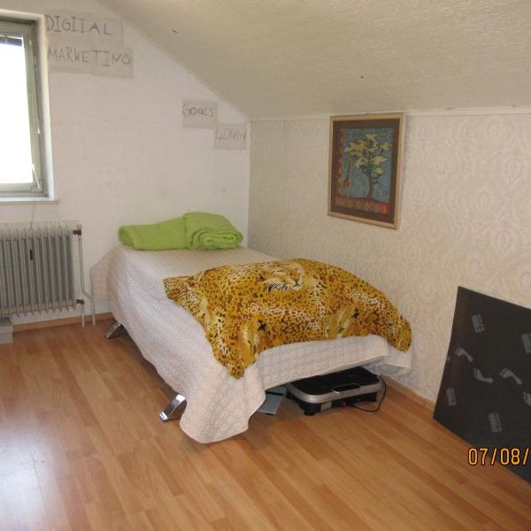 4040 Urfahr, Leonfeldnerstr.283: Einfache 4 Zimmerwohnung, 81m2 WNFL, ablösefreie Küche, Balkon, DG, 2.Stock - Photo 1