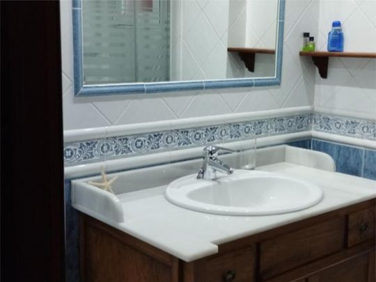 Piso de alquiler en Calle de Tribaldos, 19, Canillas - Photo 1