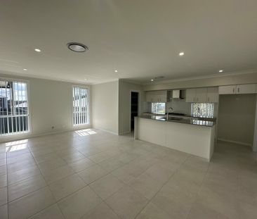 8 Agnes Place, Thirlmere - Photo 5