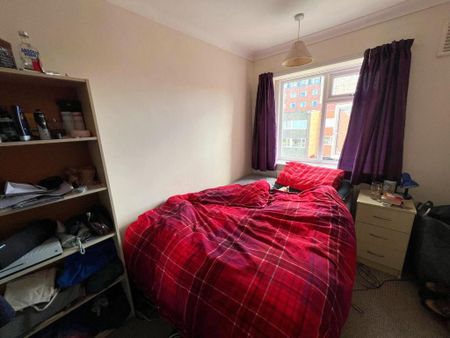 3 bedroom maisonette to rent - Photo 4