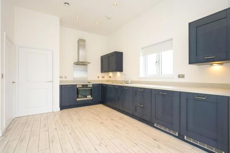 2 bedroom penthouse to rent - Photo 5