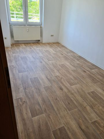 Schmölln, Drei-Raum-DG-Whg. mit großer Dachterrasse (ME44) - Photo 3