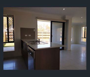 Immaculate Living Nestled in the Peregian Springs Ridges Estate - Photo 3