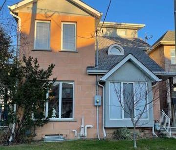 Beautifully Reno'd home nestled in vibrant East York, 2 Car Parking - Photo 4