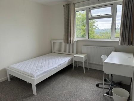 4 bedroom terraced house to rent - Photo 5