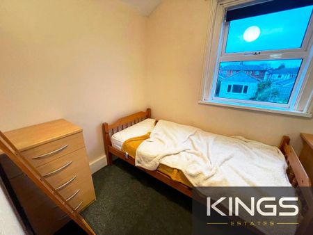 5 bedroom semi-detached house to rent - Photo 5