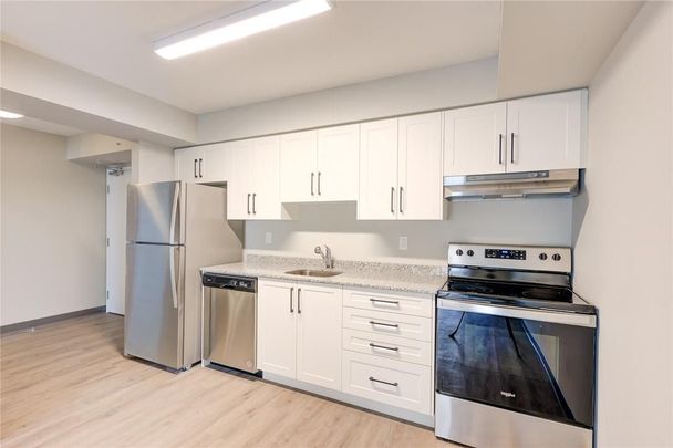 For Lease - 595 Strasburg Road Unit# 905, Kitchener, Ontario - Photo 1