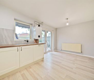 3 bedroom end of terrace house to rent - Photo 6