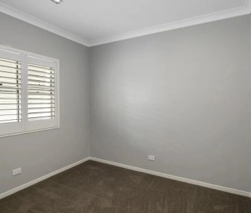 STYLISH, LOW-MAINTENANCE LIVING IN A PRIME COORPAROO LOCATION - Photo 2