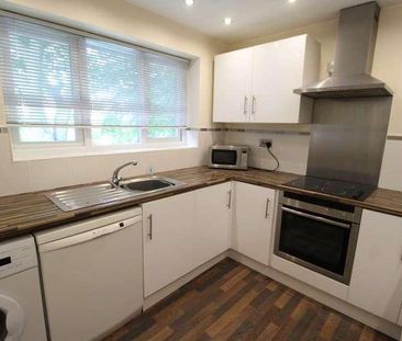 Bury New Road, Prestwich, M25 - Photo 2