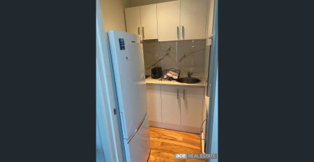 Cosy stay in Werribee - Photo 3