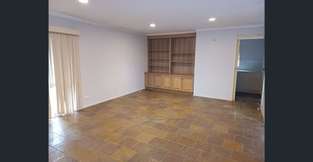 Lifestyle Property on 3 Acres – Ideal for Trades or Families! - Photo 3