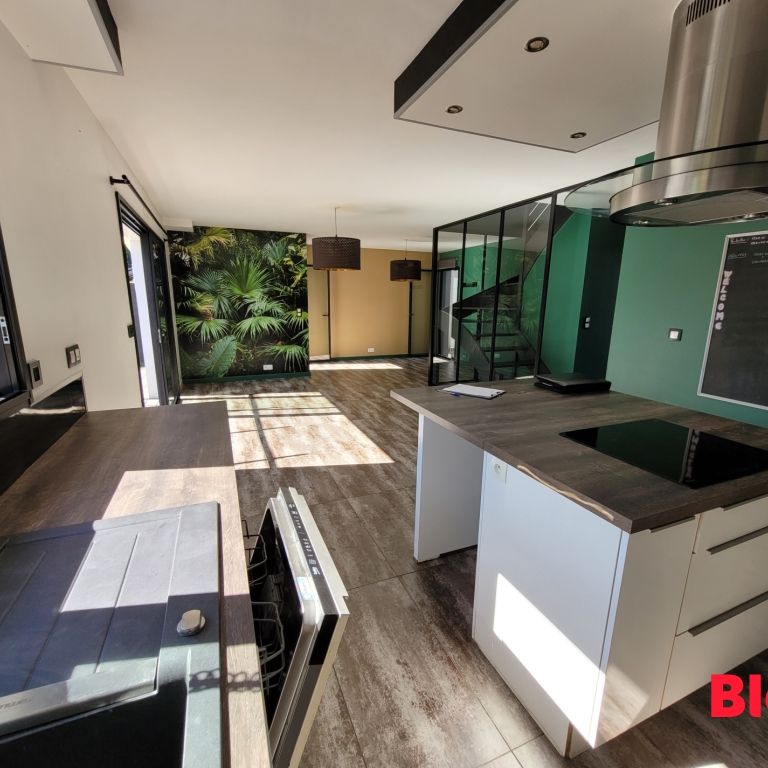 Location Maison 5 pièces 123m² LA MEZIERE 35520 - Photo 1