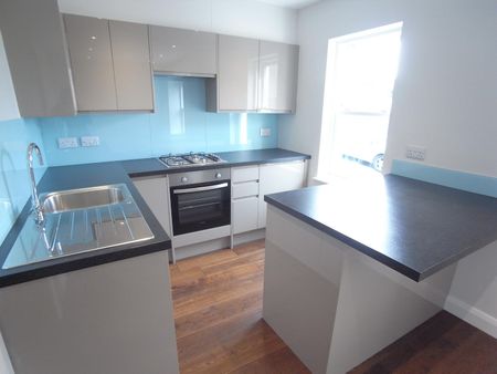 2 bedroom apartment to rent - Photo 5