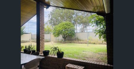 Modern four-bedroom family home for rent in the sought-after suburb of St Andrews. - Photo 5