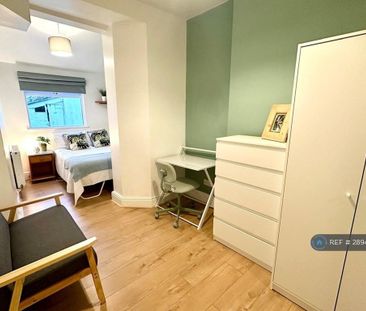 1 bedroom in a house share to rent - Photo 5