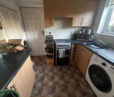 3 bedroom semi-detached house to rent - Photo 6