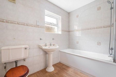 3 bedroom bungalow to rent - Photo 4