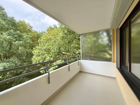 Erstbezug: Moderne & helle 3-Zimmer-Wohnung mit sonnigem Balkon + schöner Aussicht - Photo 3