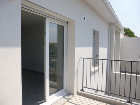 Location Appartement 2 pièces 37m² ST ANDRE DE CUBZAC 33240 - Photo 3