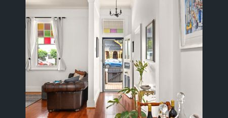 Big on Style, Bigger on Space - Live Large in the Heart of Hamilton - Photo 5