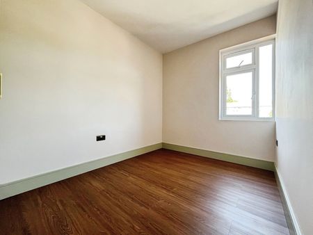 Church Road, Northolt, Middlesex, UB5 5AR - Photo 2