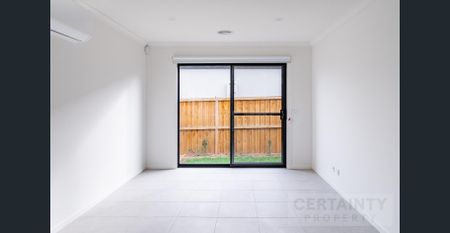 Modern 4-Bedroom House in Charlemont: Your Perfect Rental Home - Photo 2