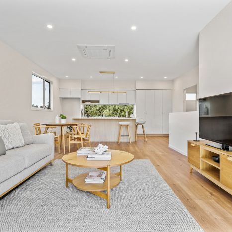 Bright and Modern Townhouse - Photo 1