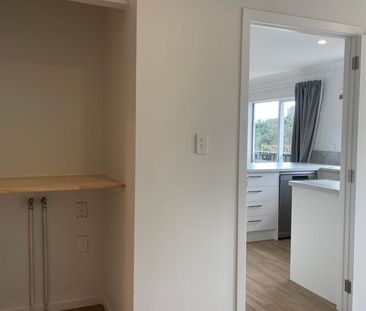 Spacious 4 Bedroom Home in Brookfield - Photo 1