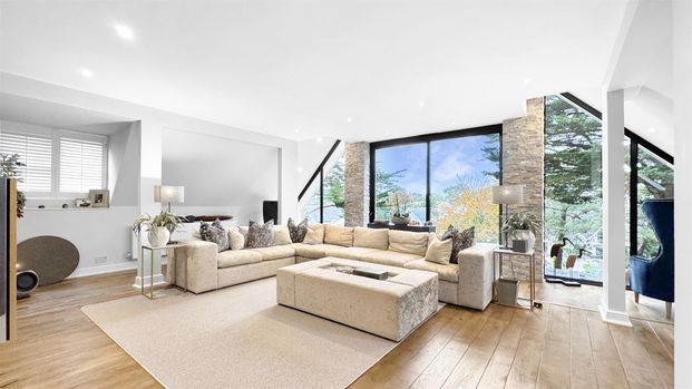 4 Bedroom House - Photo 1