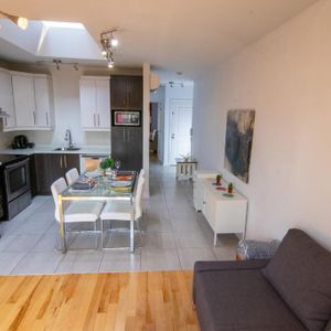 Condo 3 1/2 lumineux avec deux terrasses privées dans Ville-Marie - Photo 2