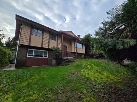 3224 Mariner Way Coquitlam, BC V3C 4K7 - Photo 3