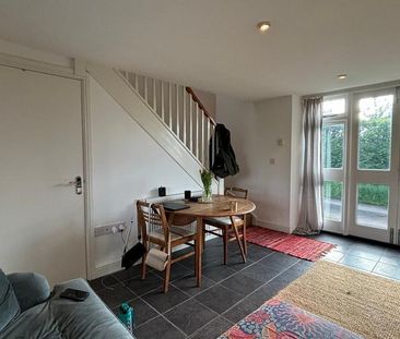 2 bedroom semi-detached house to rent - Photo 6