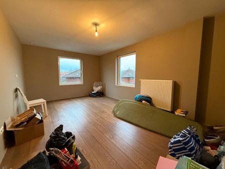 TE HUUR: Luxueus appartement met 4 slaapkamers te Ruiselede - Foto 3