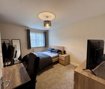 4 bedroom detached house to rent - Photo 1
