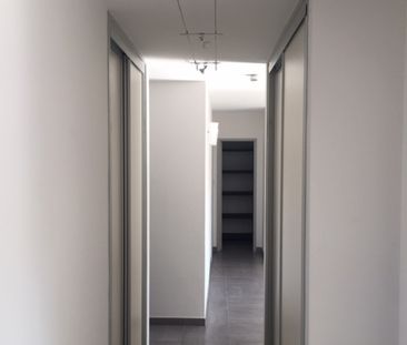 Location Appartement 3 pièces 76m² - Photo 4