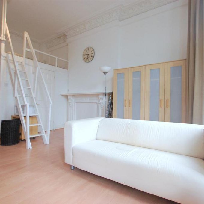 Studio to rent - Photo 1