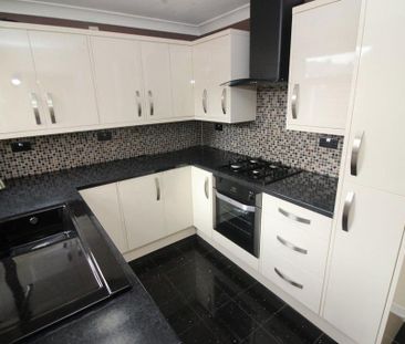 3 bedroom terraced house to rent - Photo 6