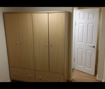 1 Bed Flat, Meanwood Road, LS6 - Photo 2