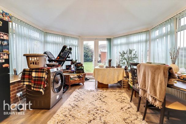 4 bedroom terraced house to rent - Photo 1