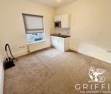 Princes Road, Romford, RM1 - Photo 4