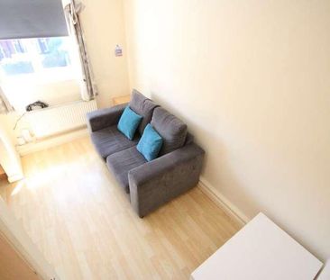 Delph Court, Woodhouse, Leeds, LS6 - Photo 1