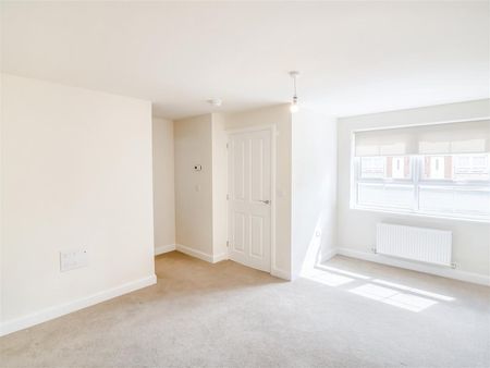 3 Bedroom House - Photo 2