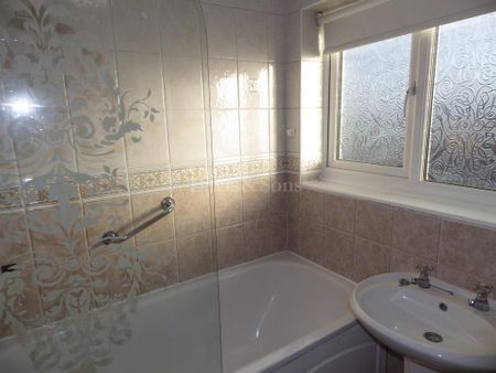 2 bedroom terraced house to rent - Photo 4