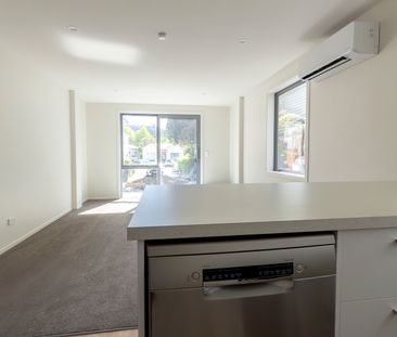 Brand-New Studio Complex - Only meters from the University! - Photo 4