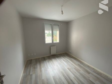 Appartement avec 3 chambres et balcon, à proximité des commerces et de la gare routière. - Photo 4