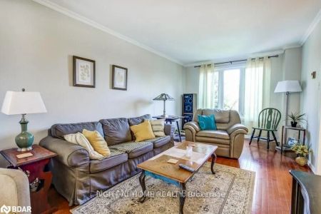 369 HICKLING Trail #Upper - Photo 4